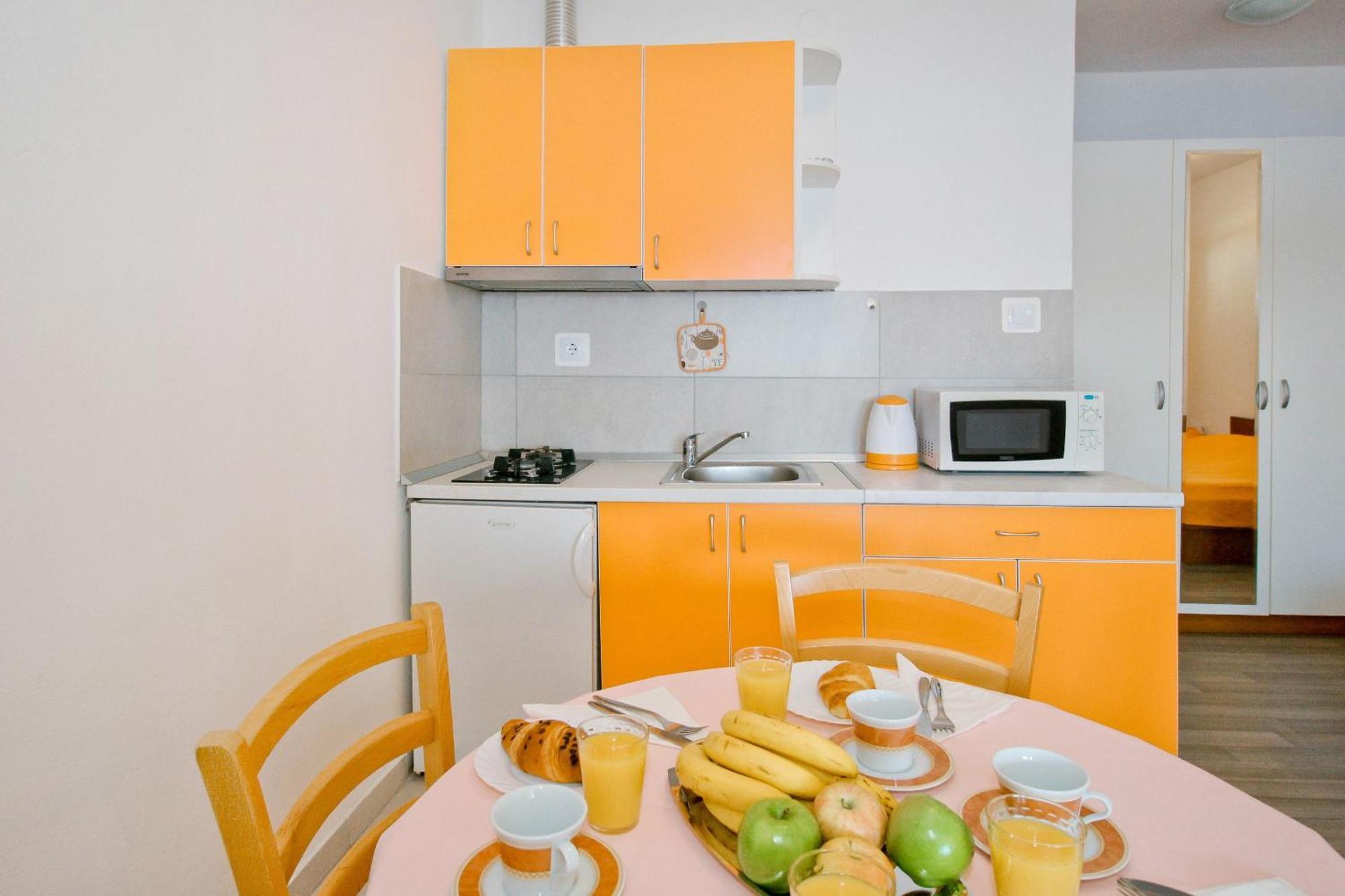 Apartments Ane Молунат Екстер'єр фото