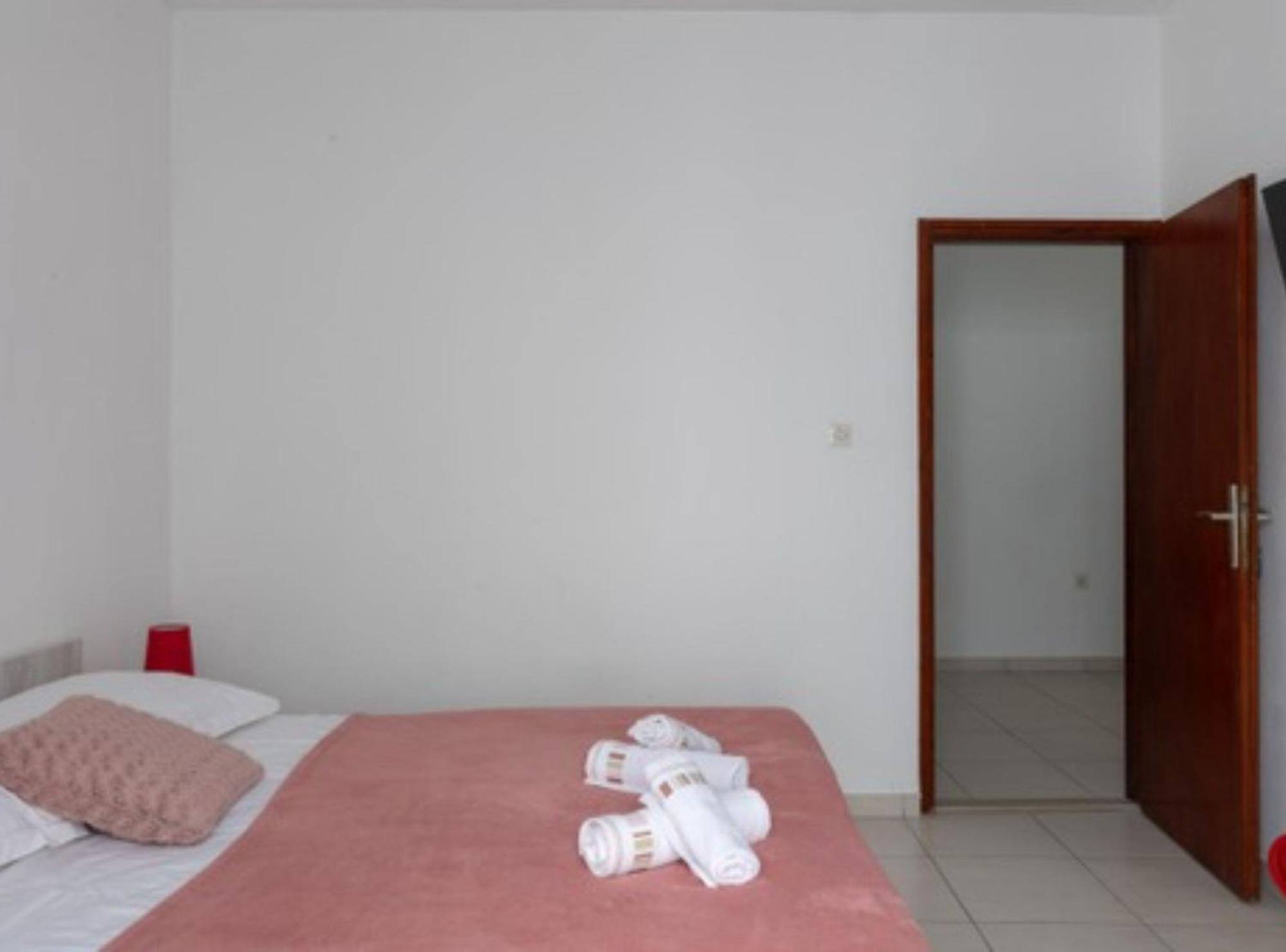 Apartments Ane Молунат Екстер'єр фото